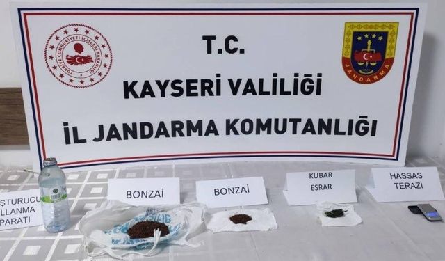 Jandarma’dan uyuşturucu operasyonu: 3 Gözaltı