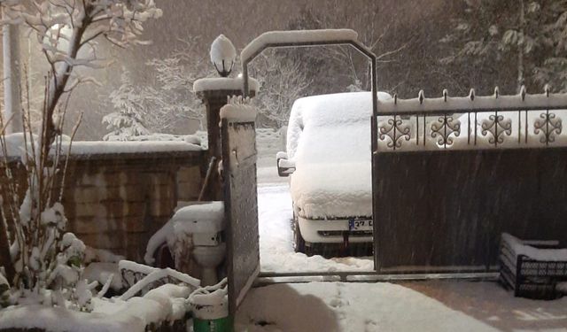 Karabük-Ankara karayolu kar yağışı nedeniyle ulaşıma kapandı