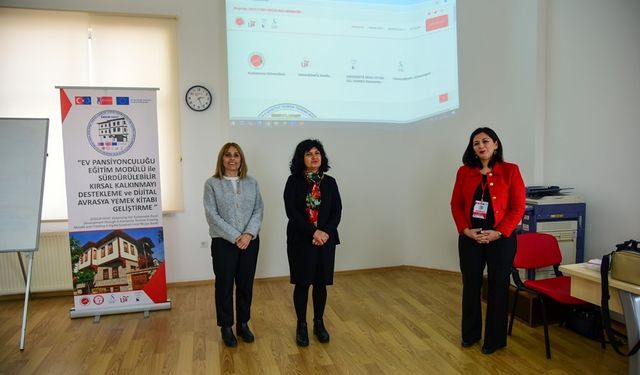 Kastamonu Üniversitesi’nden öğrenci ve turizmcilere ev pansiyonculuğu semineri