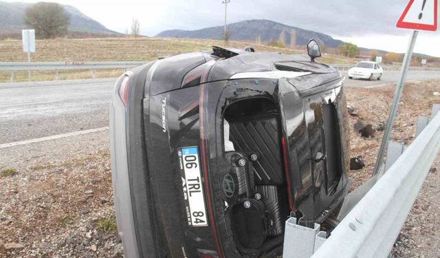 Konya’da kontrolden çıkan cip takla atarak karşı şeride geçti: 3 yaralı