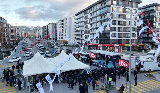 Korgeneral Zekai Aksakallı caddesi yoğun ilgiyle açıldı