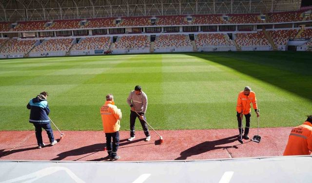 Malatya Stadyumu yeniden futbola hazırlanıyor