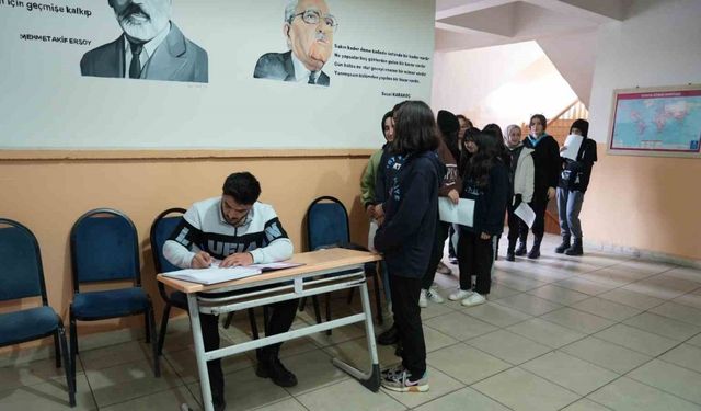 Muş’ta öğrencilere skolyoz taraması yapıldı