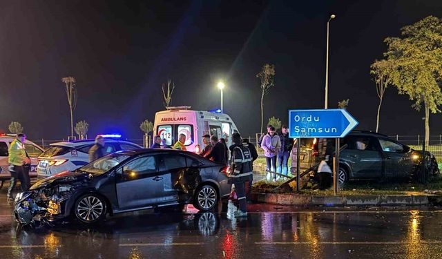 Ordu’da iki otomobil çarpıştı: 5 yaralı