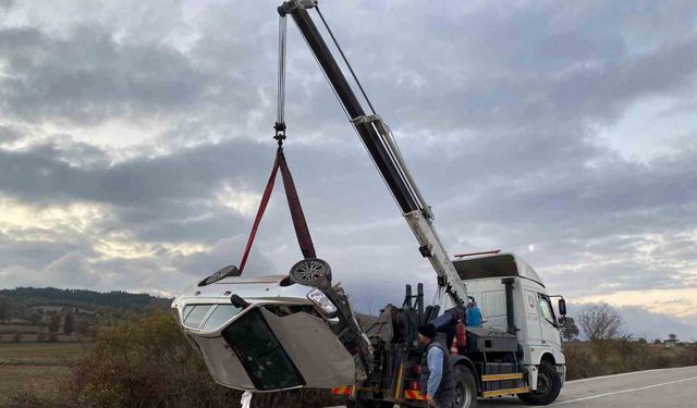 Samsun’da kontrolden çıkan otomobil 4 takla attı: 2 yaralı