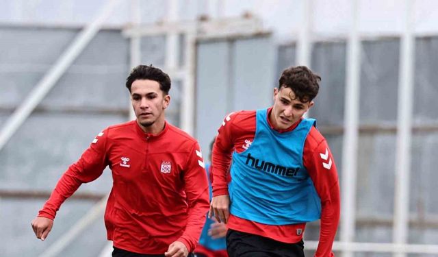 Sivasspor minyatür kale oyun oynadı