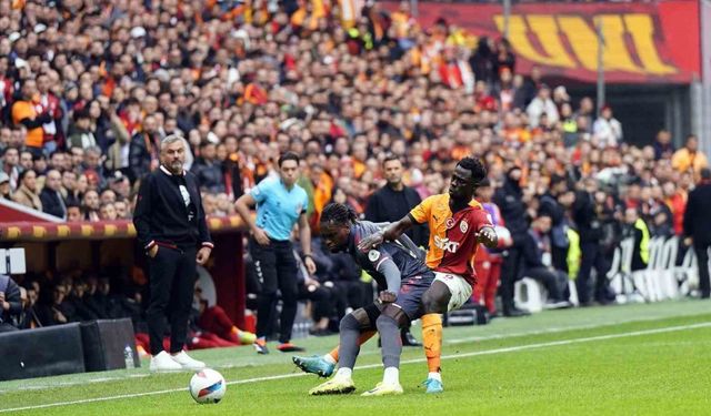 Trendyol Süper Lig: Galatasaray: 1 - Samsunspor: 0 (İlk yarı)