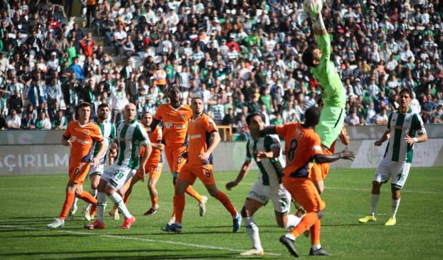 Trendyol Süper Lig: Konyaspor: 1 - RAMS Başakşehir: 1 (İlk yarı)