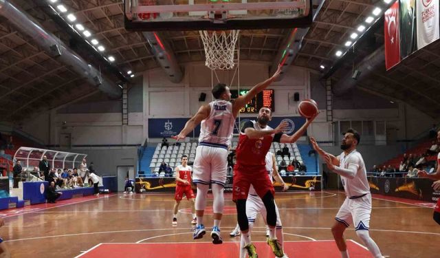 Türkiye Basketbol 2. Ligi: Kocaeli BŞB Kağıtspor: 73 - Göcekspor: 68