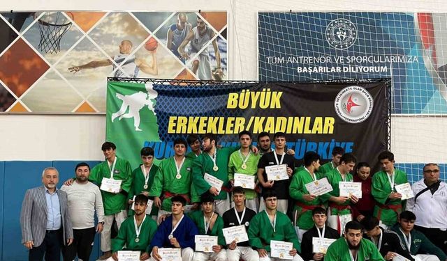 Türkiye Kuraş Şampiyonasında büyük gurur