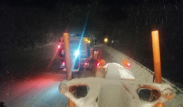 Antalya’da bin 825 metre rakımlı Alacabel’de kar kalınlığı 15 santimi buldu