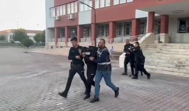 Aranan 2 hükümlü İmamoğlu polisinin takibiyle yakalandı