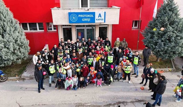 Motosiklet kulübü üyeleri, down sendromlu çocuklar için etkinlik düzenledi