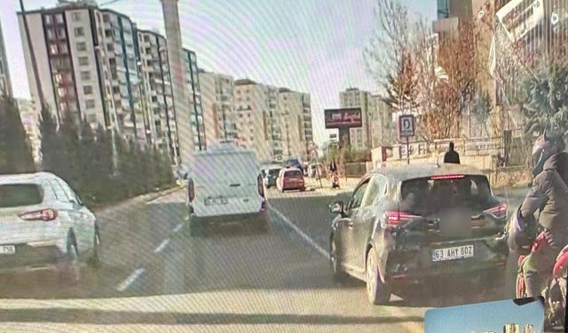 Diyarbakır’da trafikte çirkin hareket