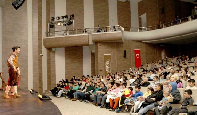 Gaziantep Şehir Tiyatrosu sömestr özel gösterisiyle çocuklarla bir araya geldi