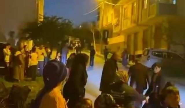 İstanbul’da 4,3 büyüklüğünde deprem: Vatandaşlar sokağa döküldü