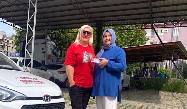 Azmiyle 56 yaşında ehliyeti aldı, herkese örnek oldu