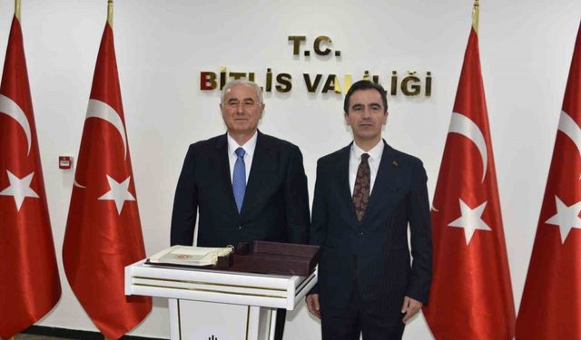 Başkan Mehmet Akarca: "Kamu Denetçiliği Kurumu halkın ücretsiz avukatlığını yapıyor"