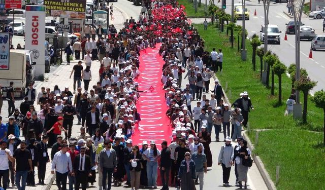Bitlis’te Gençlik Festivali ve Kitap Fuarı başladı