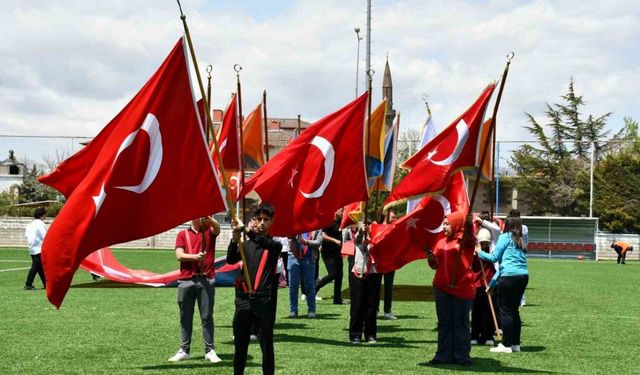 Tomarza’da 19 Mayıs coşkuyla kutlandı