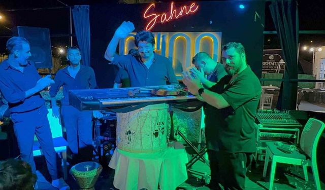 Bodrum’da sanatçı baskılara dayanamayıp davulunu kırarak sahneyi bıraktı