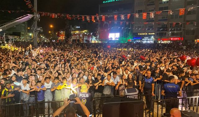Elektrik arızası ve sağanak, Aleyna Tilki konserini erteledi