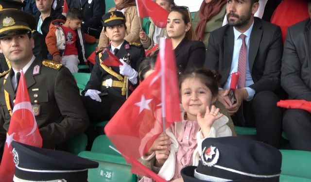 Bingöl’de Cumhuriyet Bayramı coşkuyla kutlandı