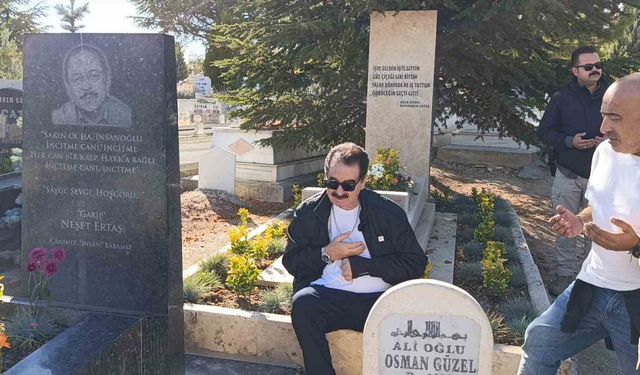 İbrahim Tatlıses, Neşet Ertaş’ın mezarını ziyaret etti