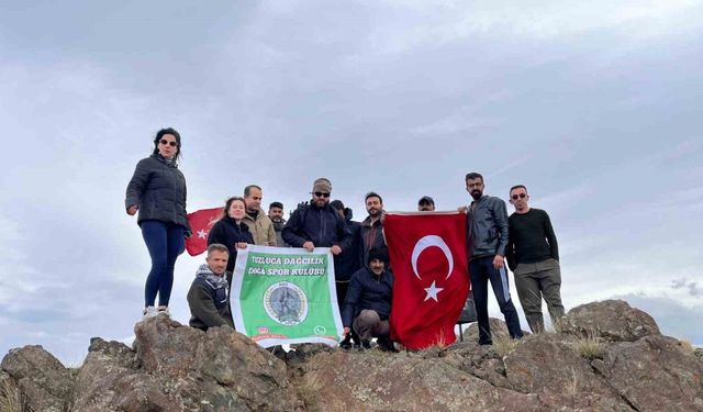 Iğdır’da dağcılardan Cumhuriyet Bayramı’na özel Tekelti Dağı zirve tırmanışı