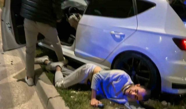 Aksaray Belediyesi’nin trafiğe kapattığı yol kaza meydanına döndü