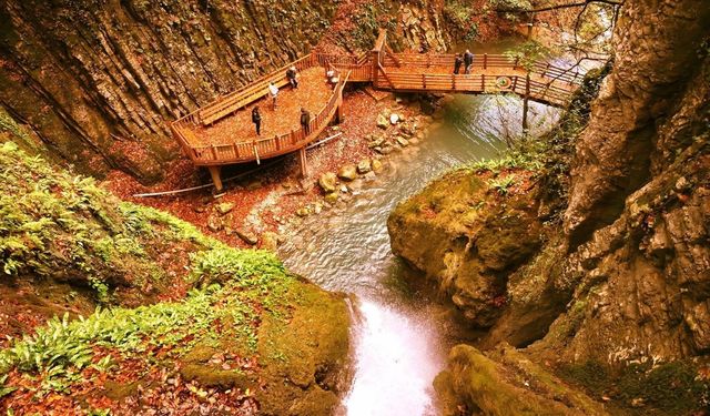 Aktaş şelalesinin doğal güzelliği paylaşıldı