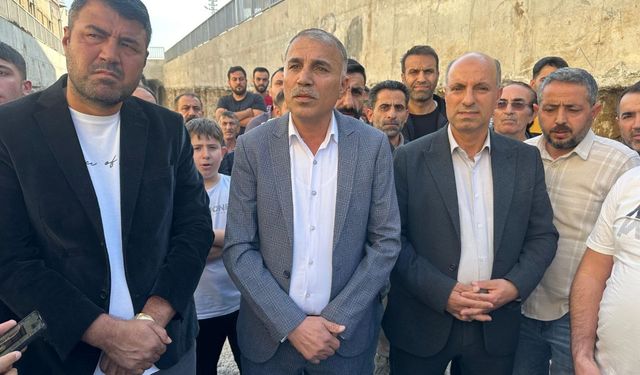 Alt geçit bitmeyince 'bitme' noktasına gelen esnaf isyan etti