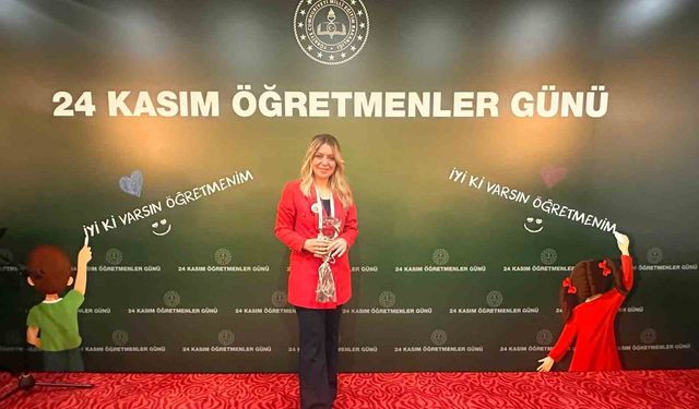 Bayburt'ta yılın öğretmeni Mevhibe Kübra Hançer seçildi