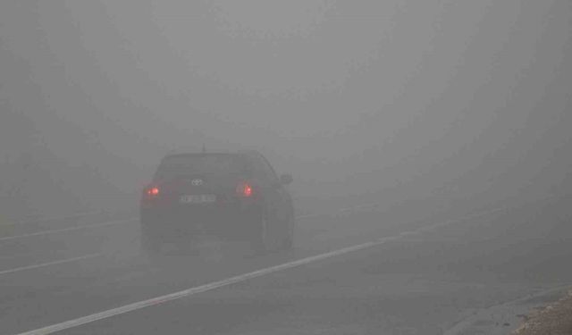 Bolu Dağı’nda göz gözü görmüyor: Görüş mesafesi 25 metreye düştü