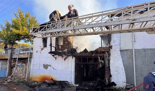 Burdur’da çıkan yangında yaşlı çift hayatını kaybetti