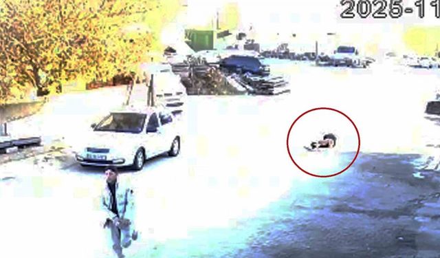 "Çakmak" bahanesiyle yaklaşıp bıçakladı: O anlar kamerada