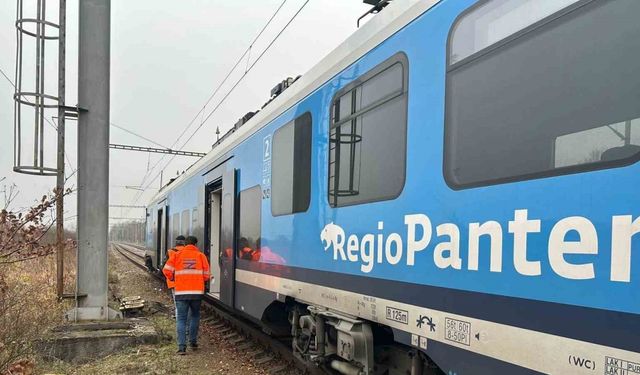 Çekya’da iki yolcu treni çarpıştı: 3’ü ağır 57 yaralı