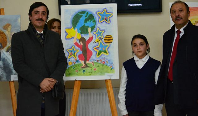 Çıldırlı öğrenci ’Ailede Kadın’ temalı yarışmada birinci oldu