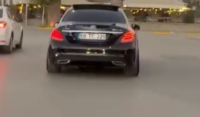 Drift atan sürücünün tehlikeli yolculuğu kamerada