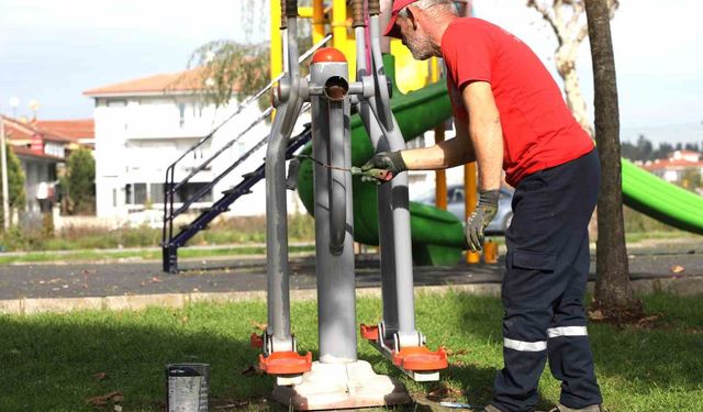 Erenler Belediyesi park ve bahçelerde çalışmalarını sürdürüyor