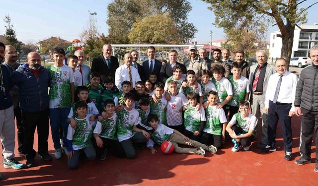 Erzincan'da 101 okulun bahçesine kauçuk zemin yapıldı