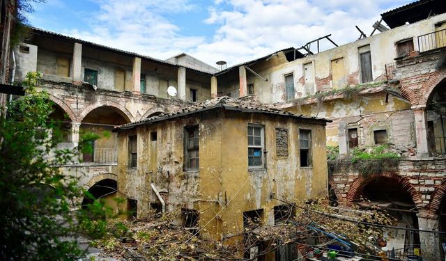 Fatih'te Tarih yeniden hayat Buluyor: Şekerci Han restorasyona alınıyor