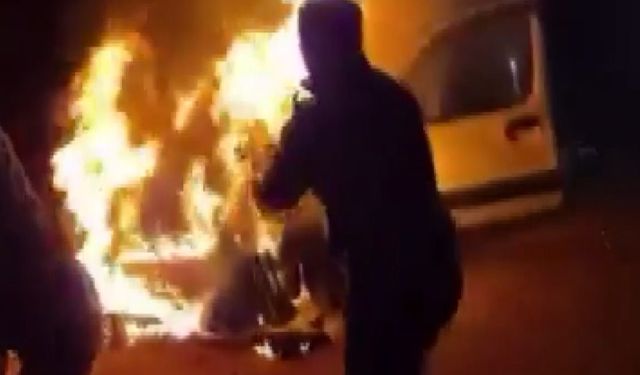 Gaziantep'te yanan araca cezaevi personeli müdahale etti, Bakan Tunç tebrik etti