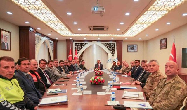 Hakkari’de karla mücadele değerlendirme toplantısı yapıldı