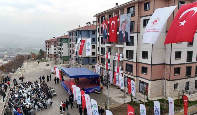 Karabük'te TOKİ konutları hak sahiplerine teslim edilmeye başlandı