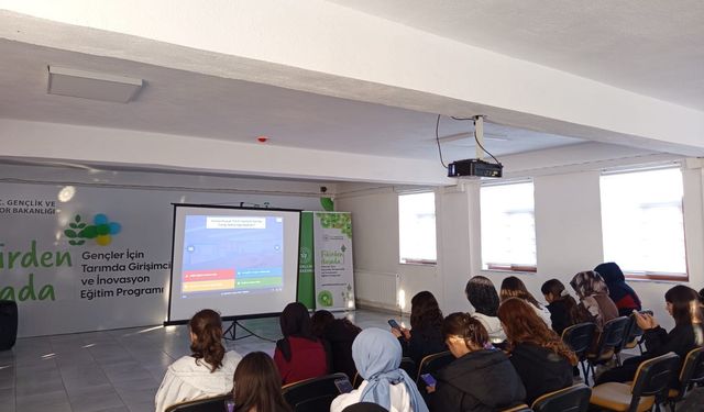 Karapınarlı gençler 'Hüyük Tarım Kampı'na katıldı