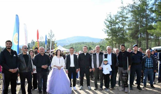 Kavaklıdere’de 11.11 Saat 11.11’de: 11 Çift, "Ailem Bir Fidan" diyerek geleceğe nefes oldu