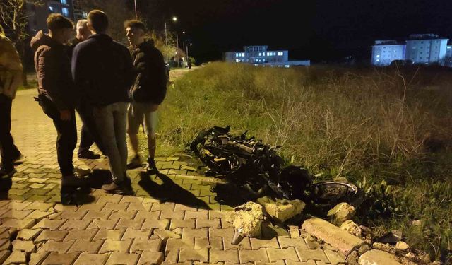 Keşan'da otomobil ile çarpışan motosiklet sürücüsü ağır yaralandı