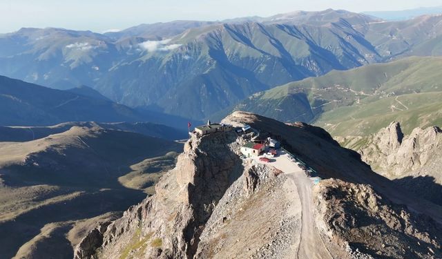 Kırklar Dağı Mescidi çıkan yangında kül oldu