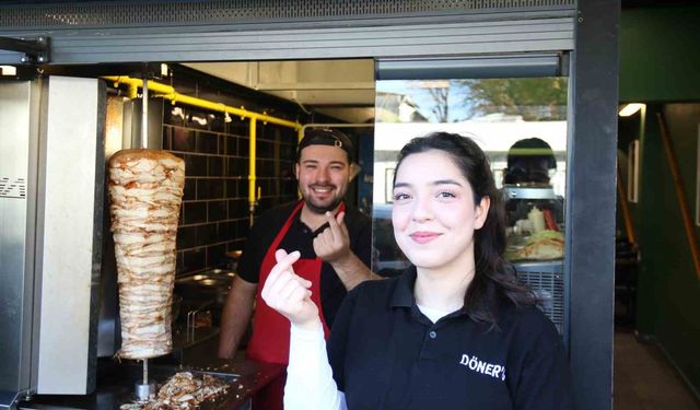 Kore'de döner kesmeyi öğrendiler Eskişehir'de dükkan açtılar